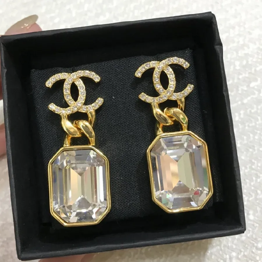 CC CRYSTAL STUD EARRINGS