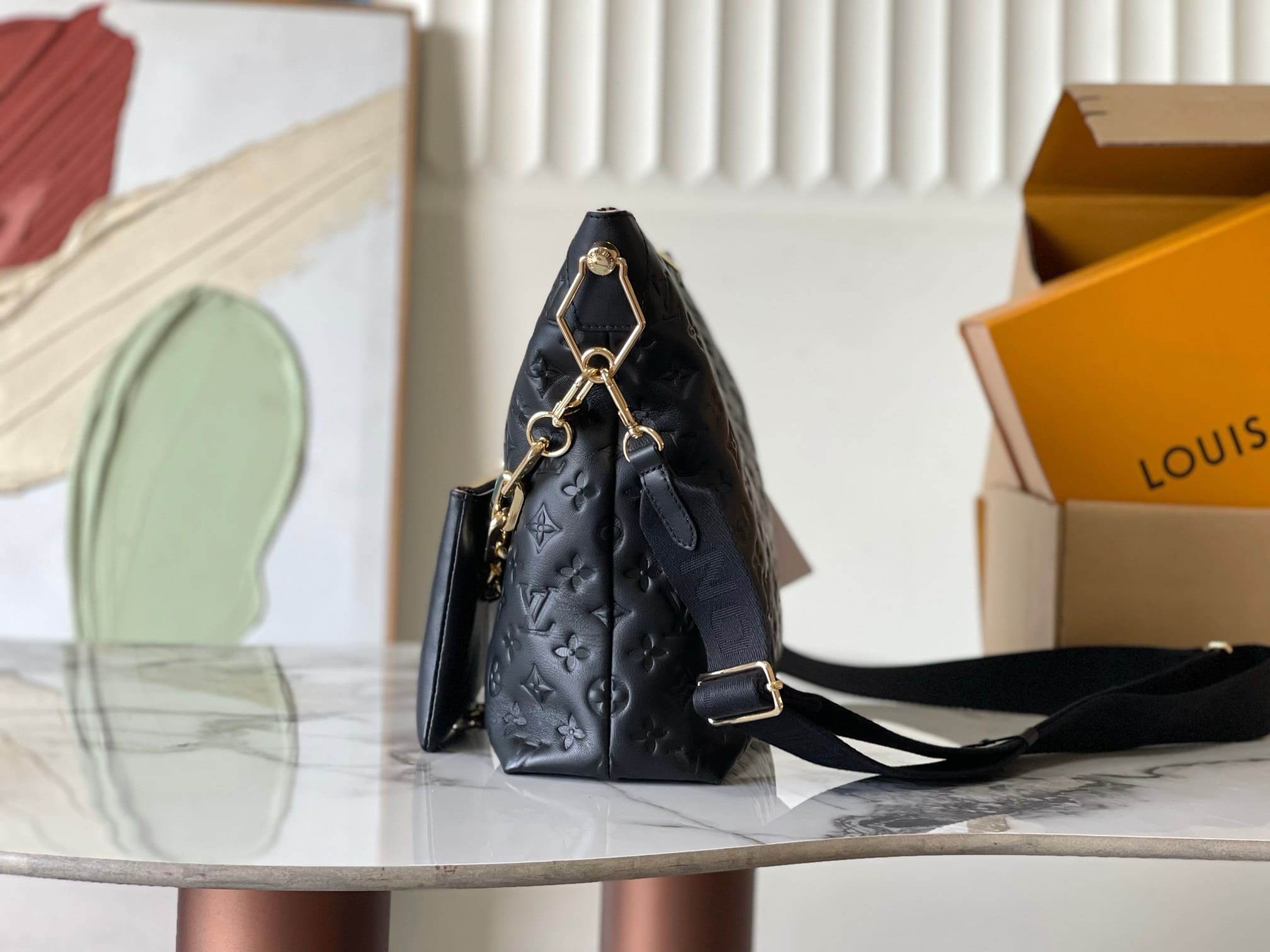 Louis Vuitton M12068 Coussin Hobo MM