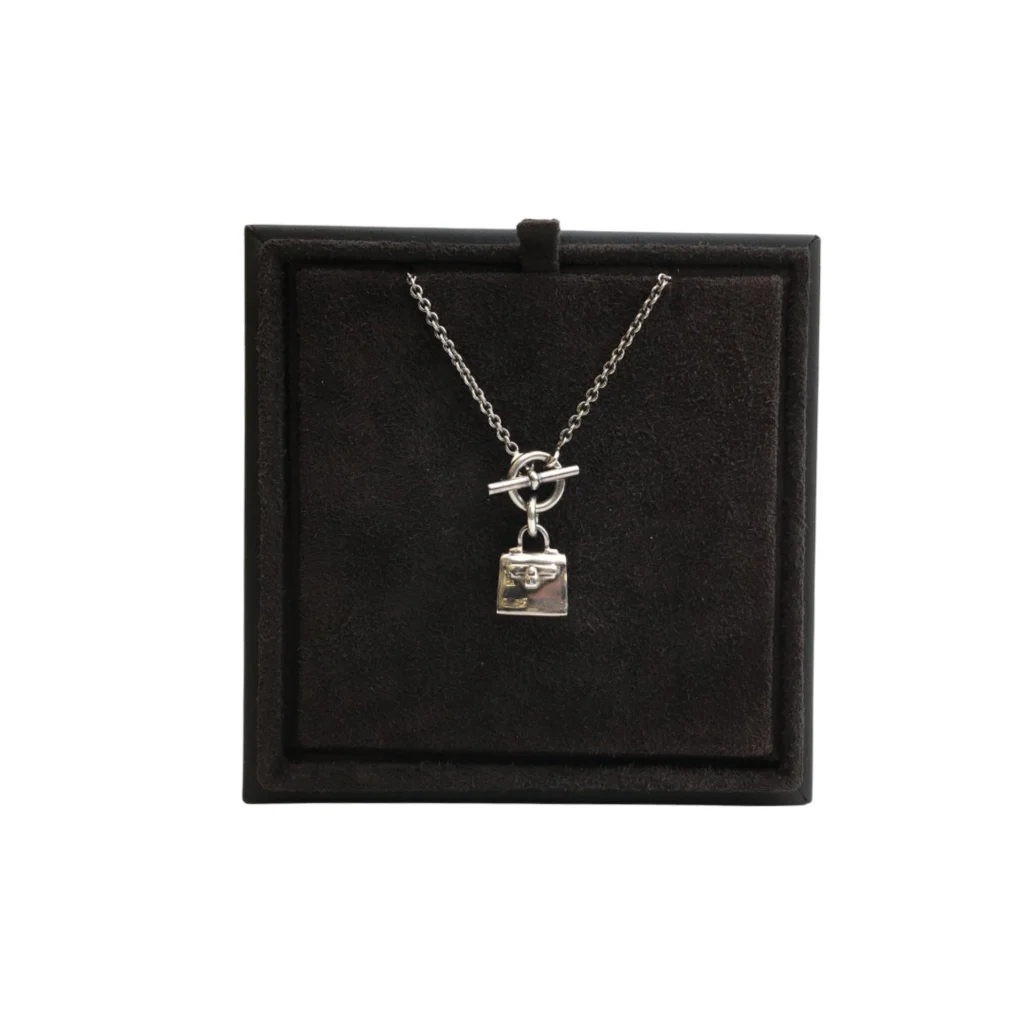 Hermes Amulettes Kelly pendant