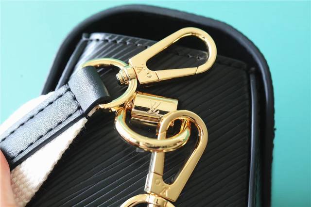 Louis Vuitton M24765 TWIST Medium Handbag