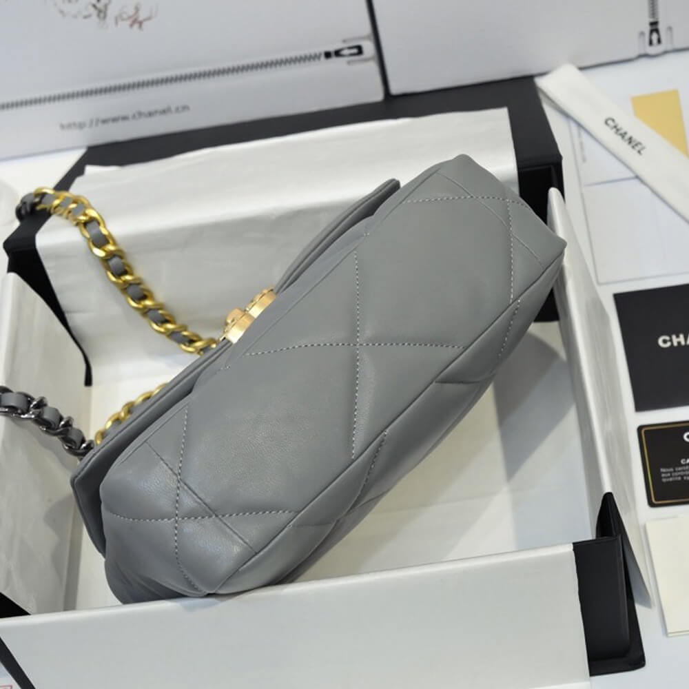 Chanel 19 Handbag AS1160