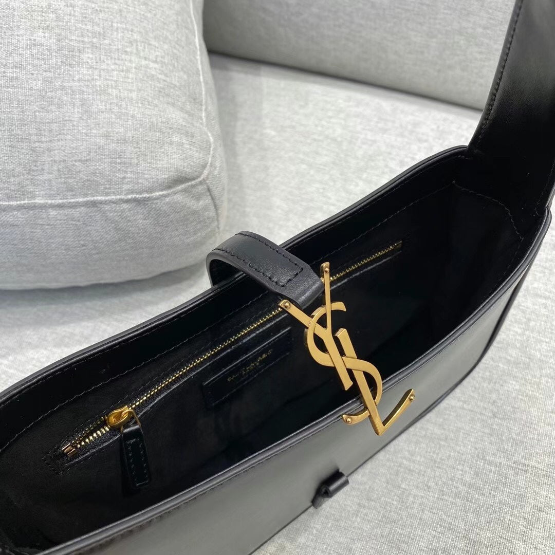 YSL Le 5 A 7  Hobo Bag In Smooth Leather