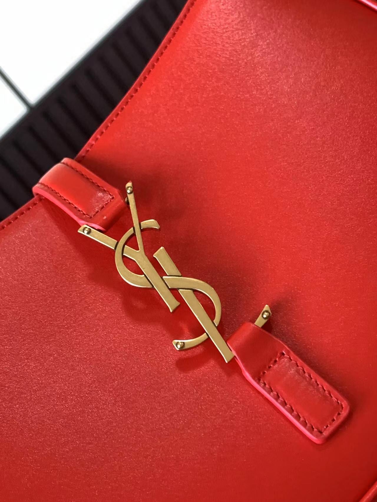 YSL Le 5 A 7  Hobo Bag In Smooth Leather