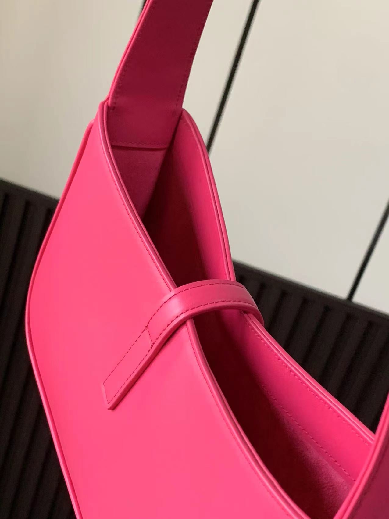 YSL Le 5 A 7  Hobo Bag In Smooth Leather