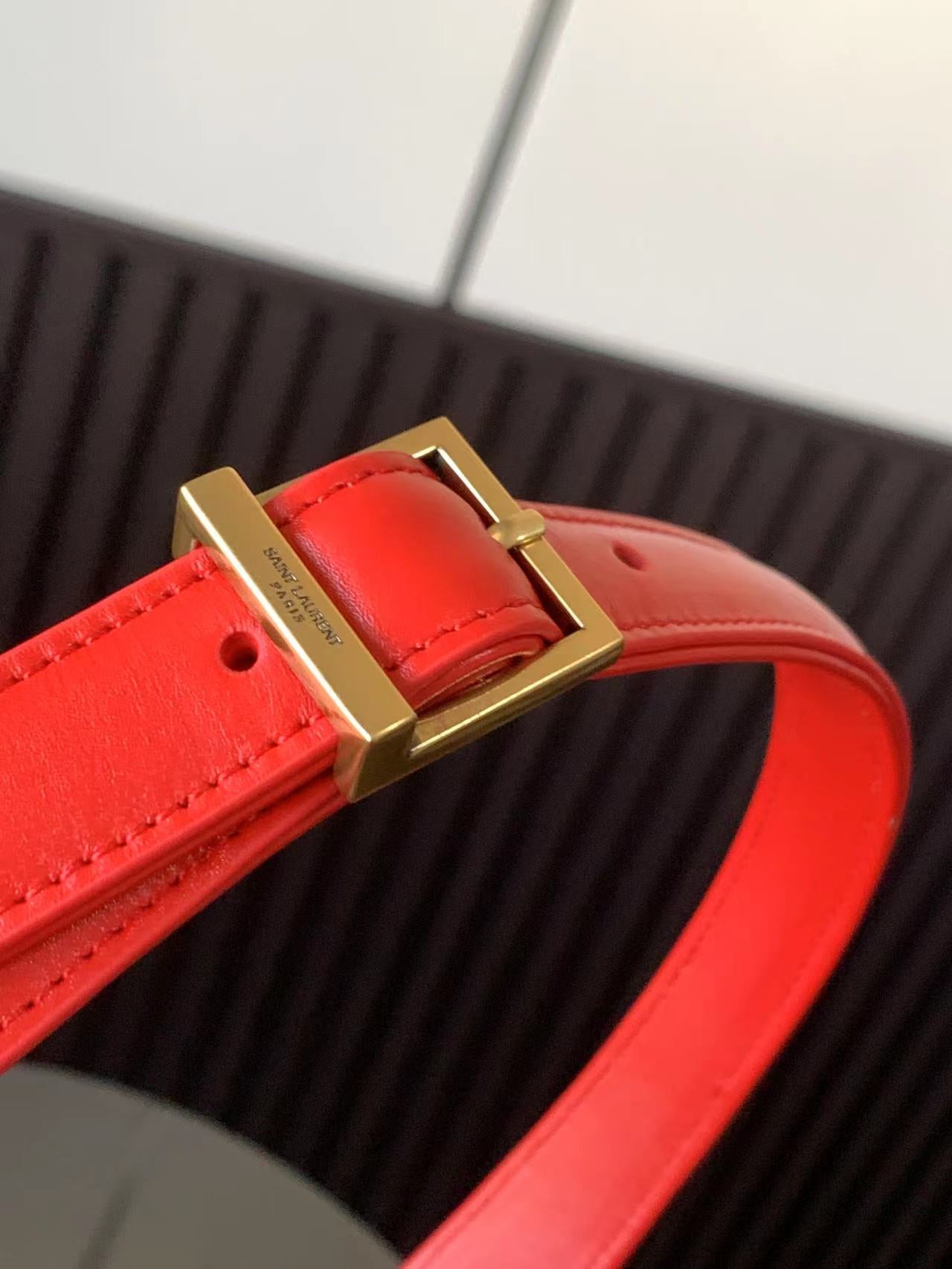 YSL Le 5 A 7  Hobo Bag In Smooth Leather