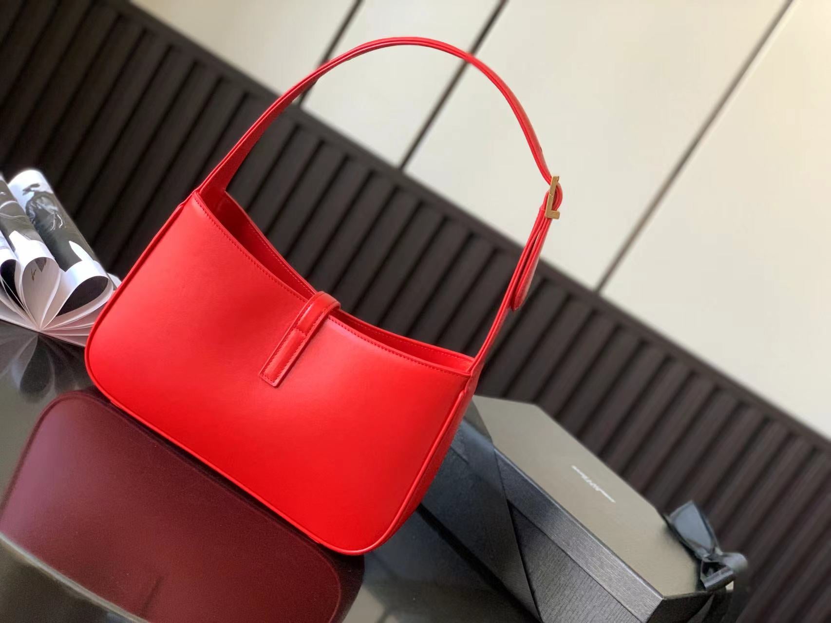 YSL Le 5 A 7  Hobo Bag In Smooth Leather