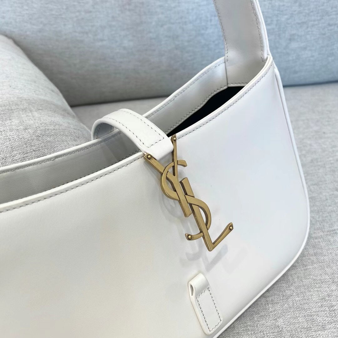 YSL Le 5 A 7  Hobo Bag In Smooth Leather