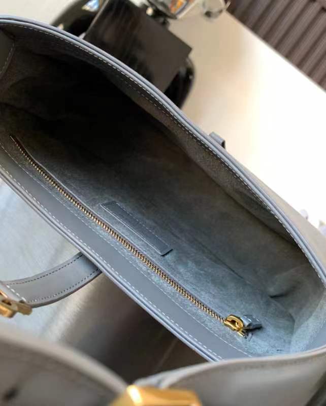 YSL Le 5 A 7  Hobo Bag In Smooth Leather