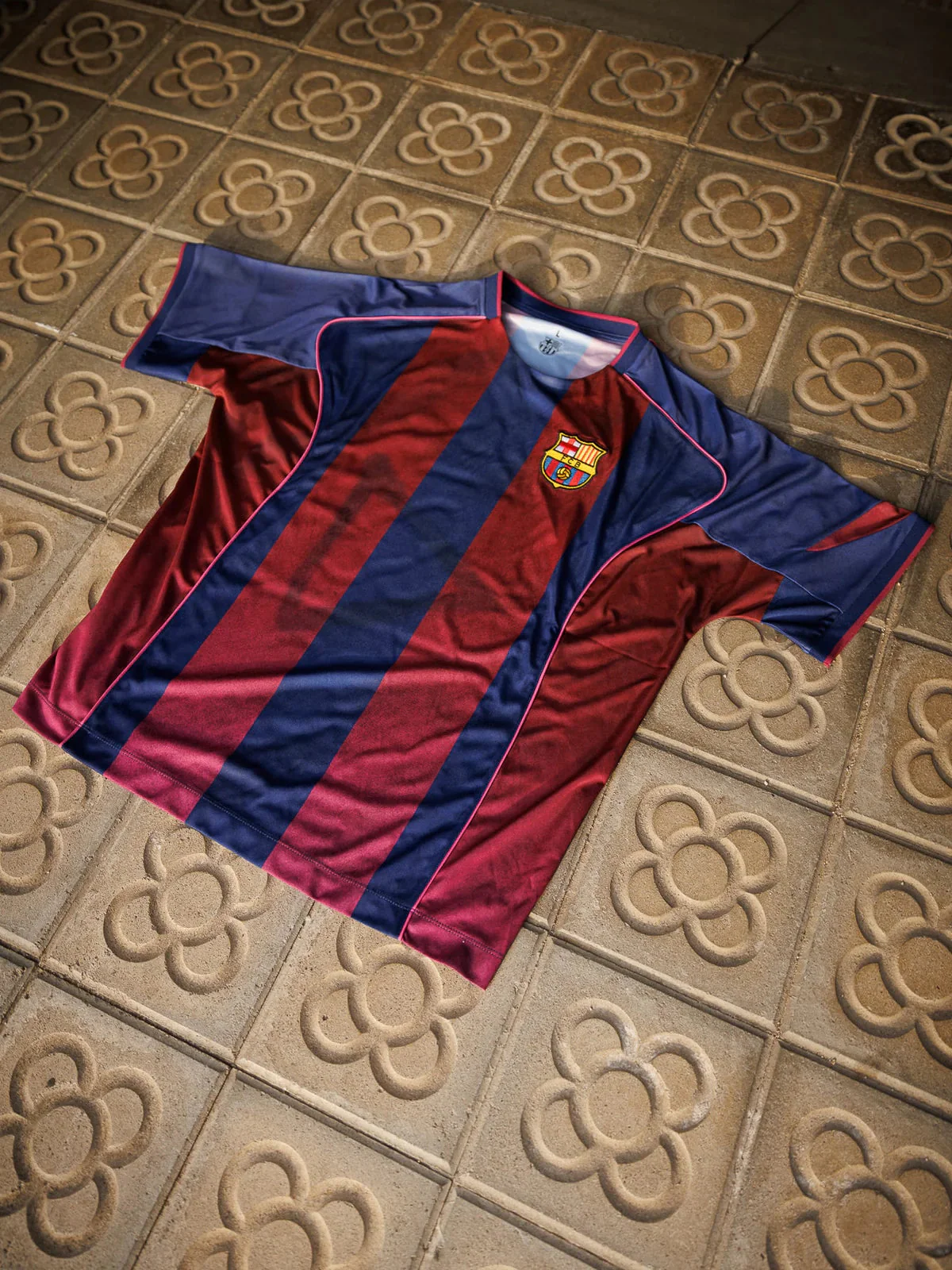 Retro Ed Sheeran x Spotify x FC Barcelona Home Play Jersey 2004/05