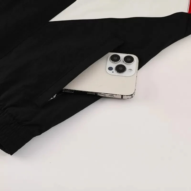 Manchester United Windbreaker Jacket 2025/26 - Black