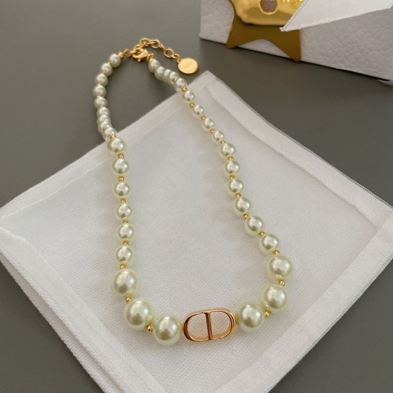 Dior 30 Montaigne CD Pearl Necklace & Bracelet Set - KAIROO