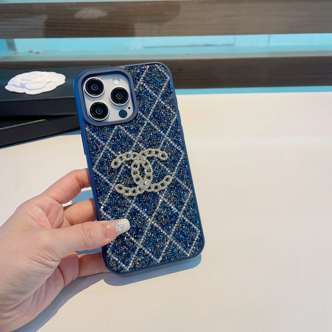 Chanel CC Logo Crystal Paved Quilted Phone Case - KAIROO