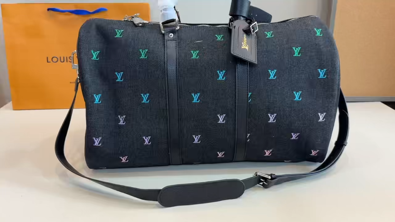 Louis Vuitton LV  Keepall 50 Travel Bag - KAIROO