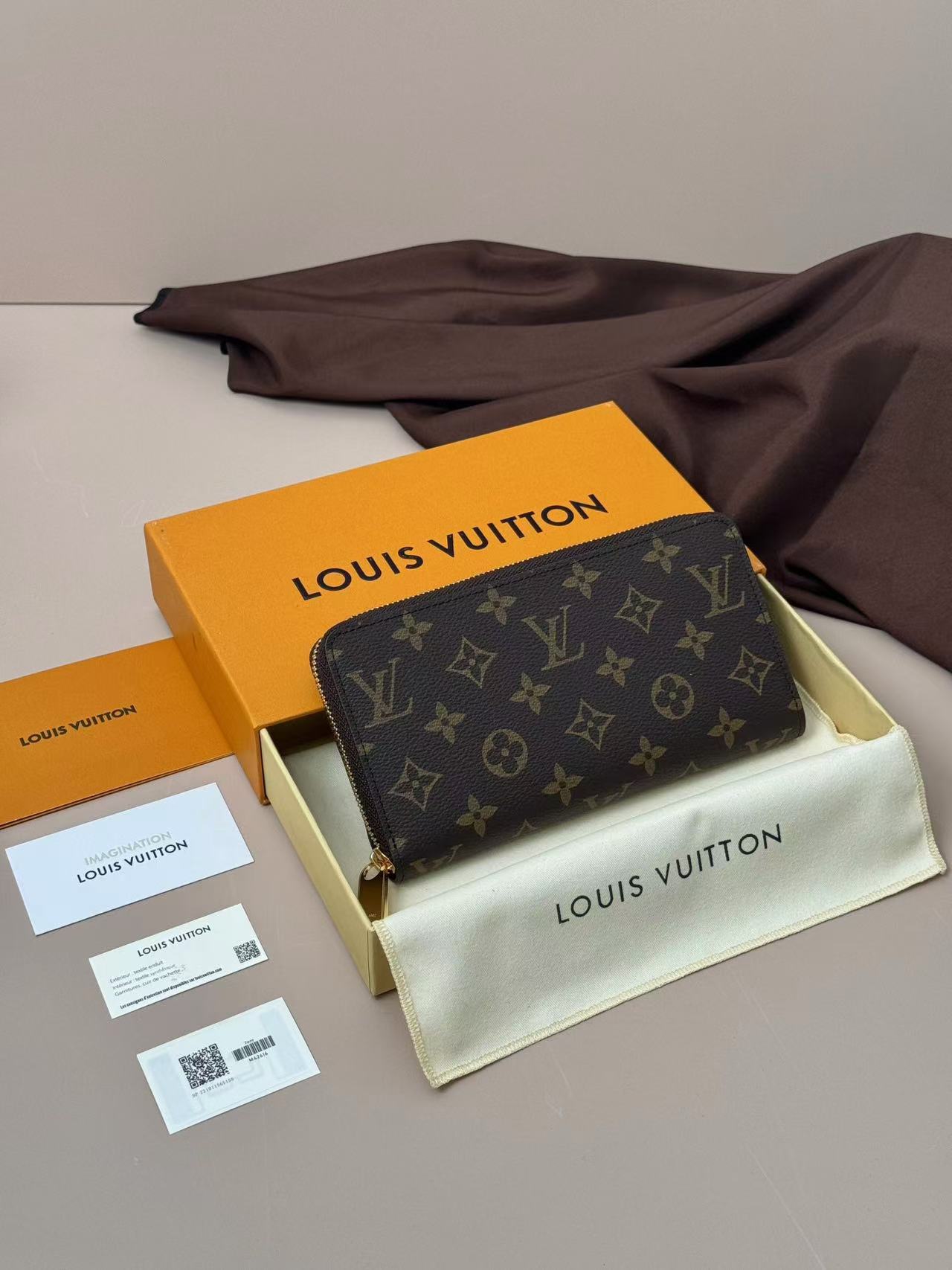 Louis Vuitton LV  Zippy Wallet M24616 - KAIROO