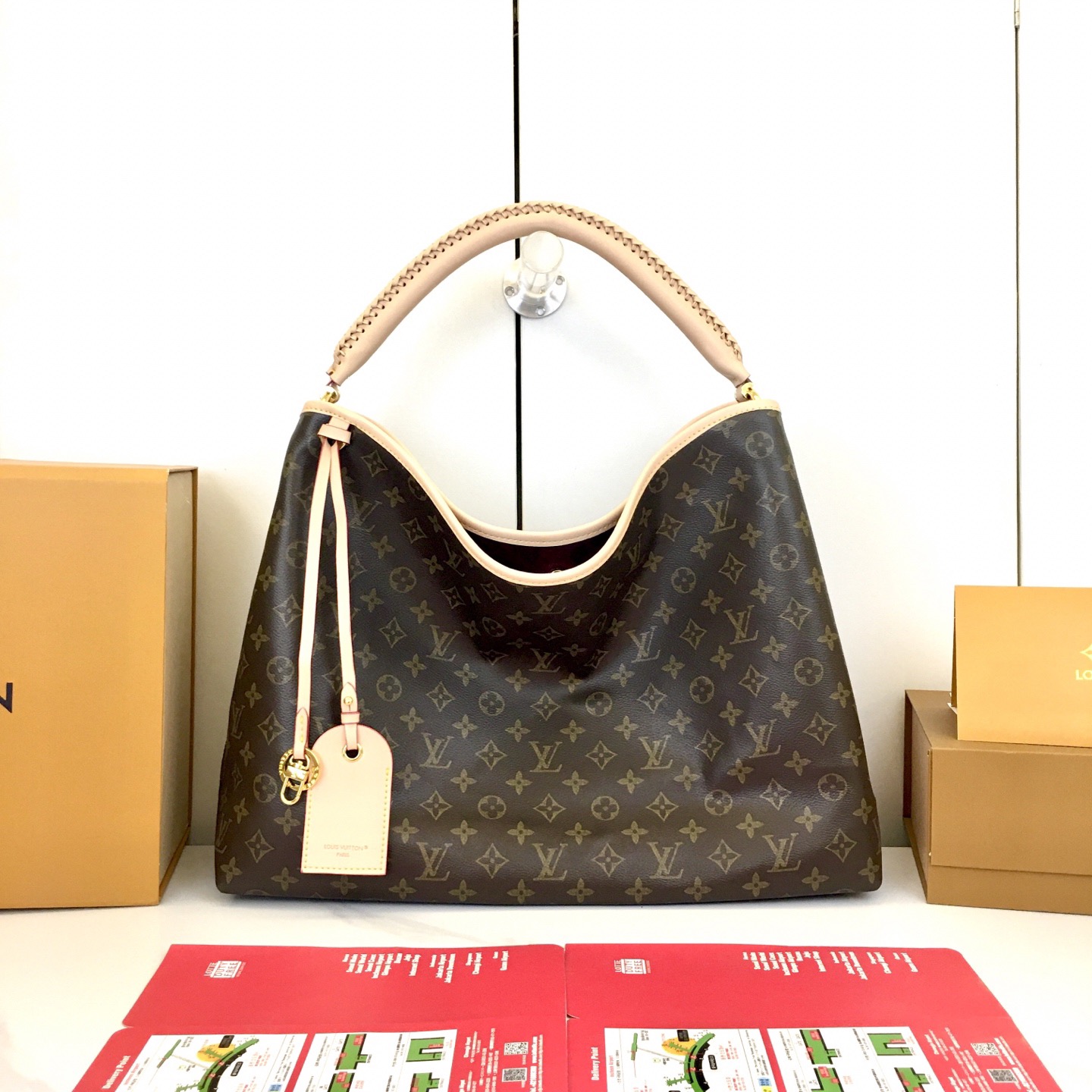 Louis Vuitton LV  Graceful MM - KAIROO
