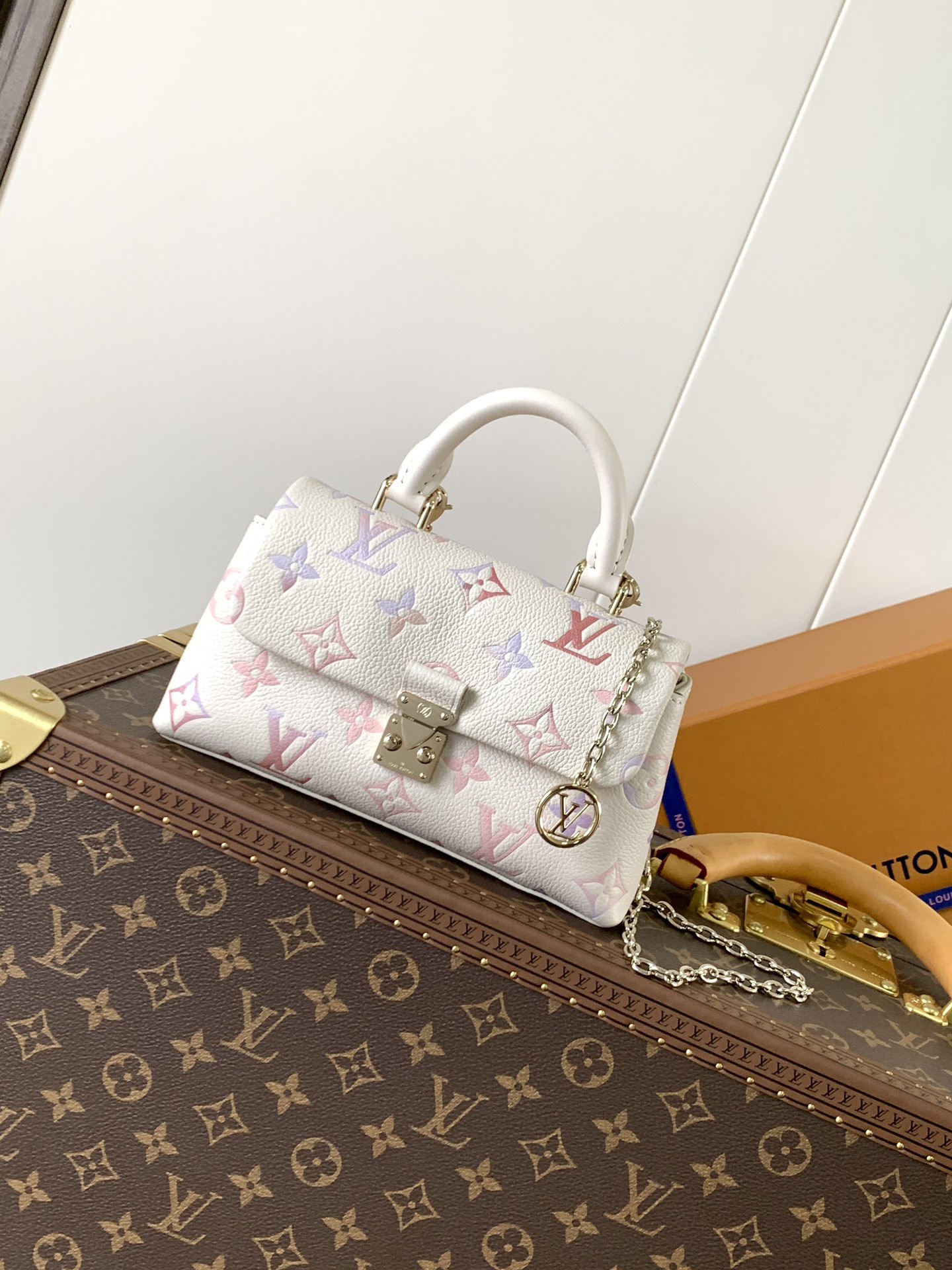 Louis Vuitton LV  Madeleine - KAIROO