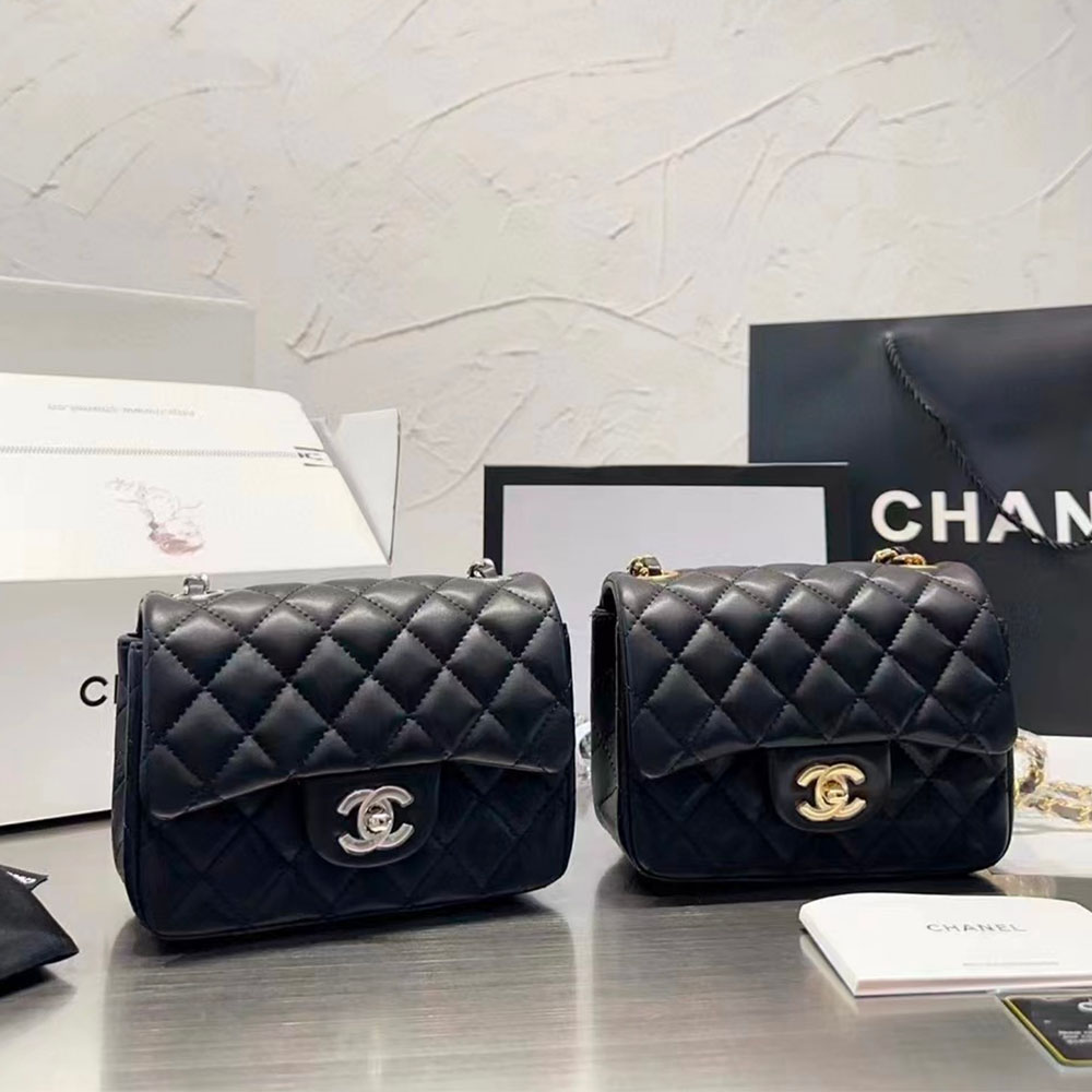 Chanel 17cm Leather Quilted Vanity Case with Top Handle - KAIROO