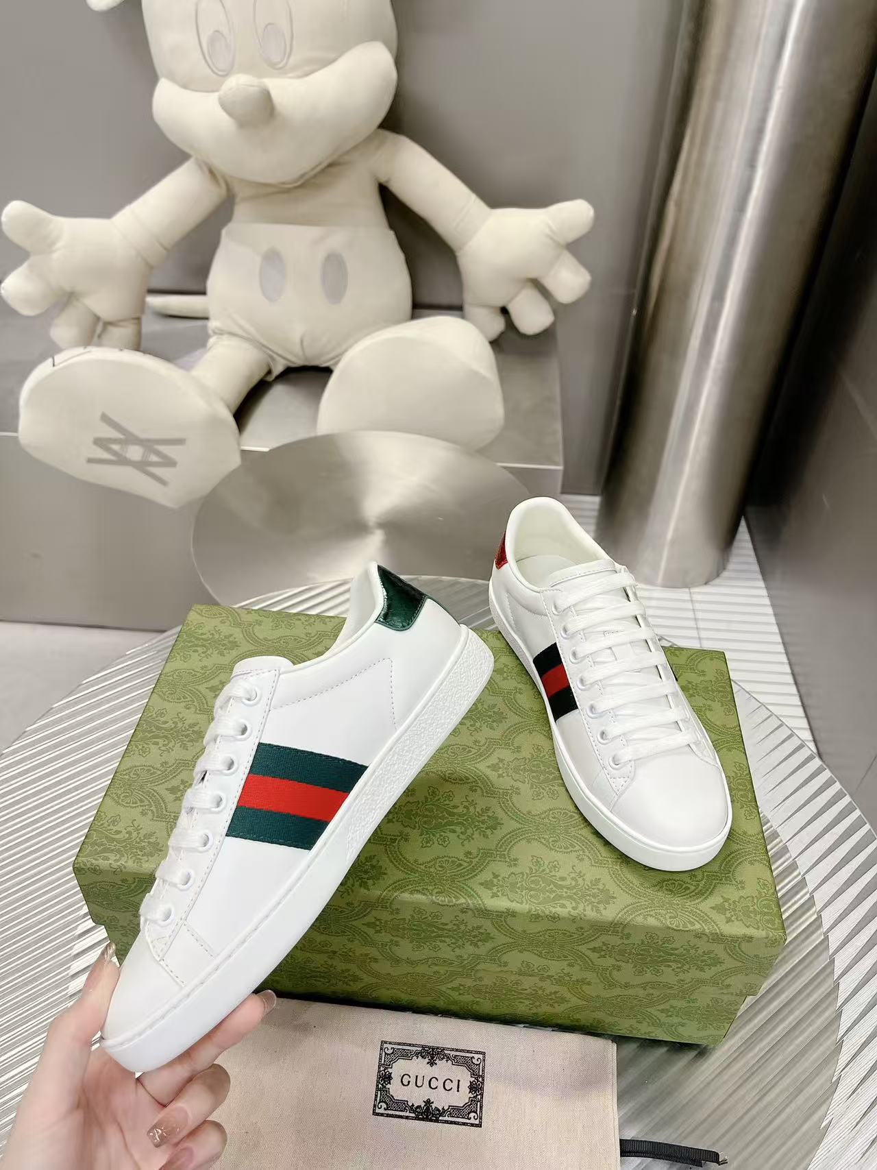 GUCCI Ace Sneakers Leather Bee and Web Stripe - KAIROO