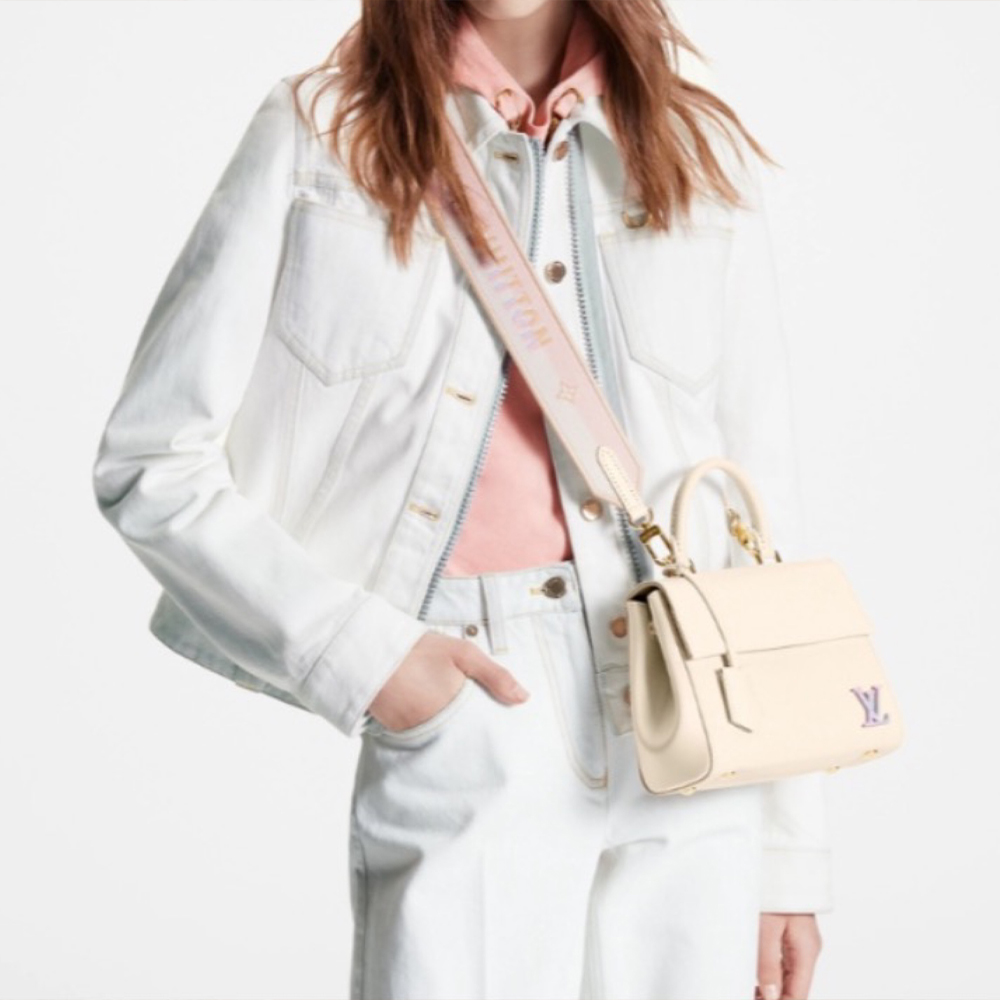 Louis Vuitton LV  Cluny Mini Handbag - KAIROO