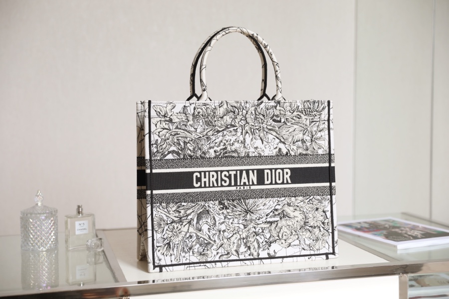 Dior Book Toile de Jouy Tote / Animal Forest Embroidered Bag - KAIROO