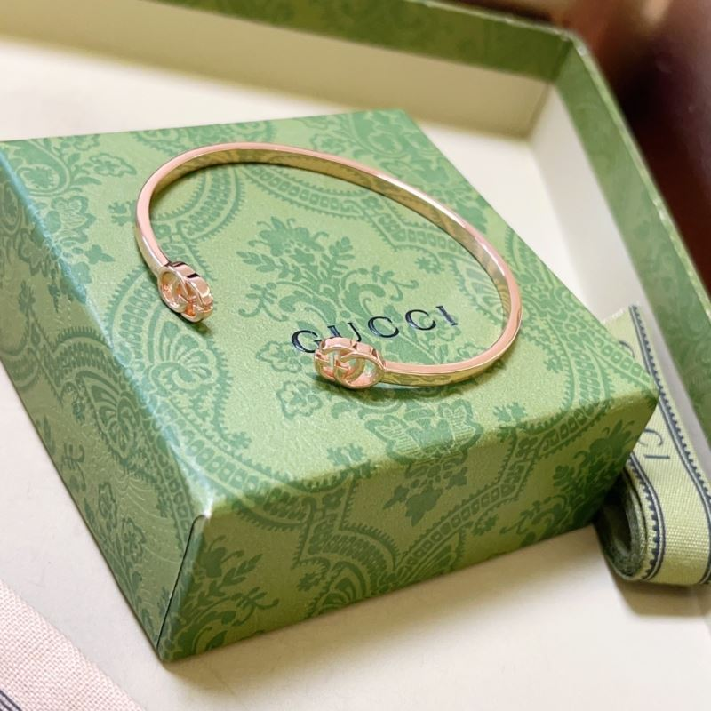 GUCCI Interlocking G Open Cuff Bracelet - KAIROO