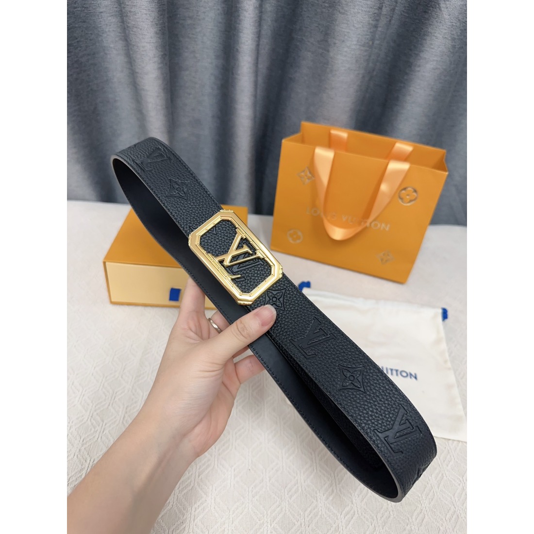 Louis Vuitton LV Calfskin Pure Steel Logo Men's Belt 40MM - KAIROO