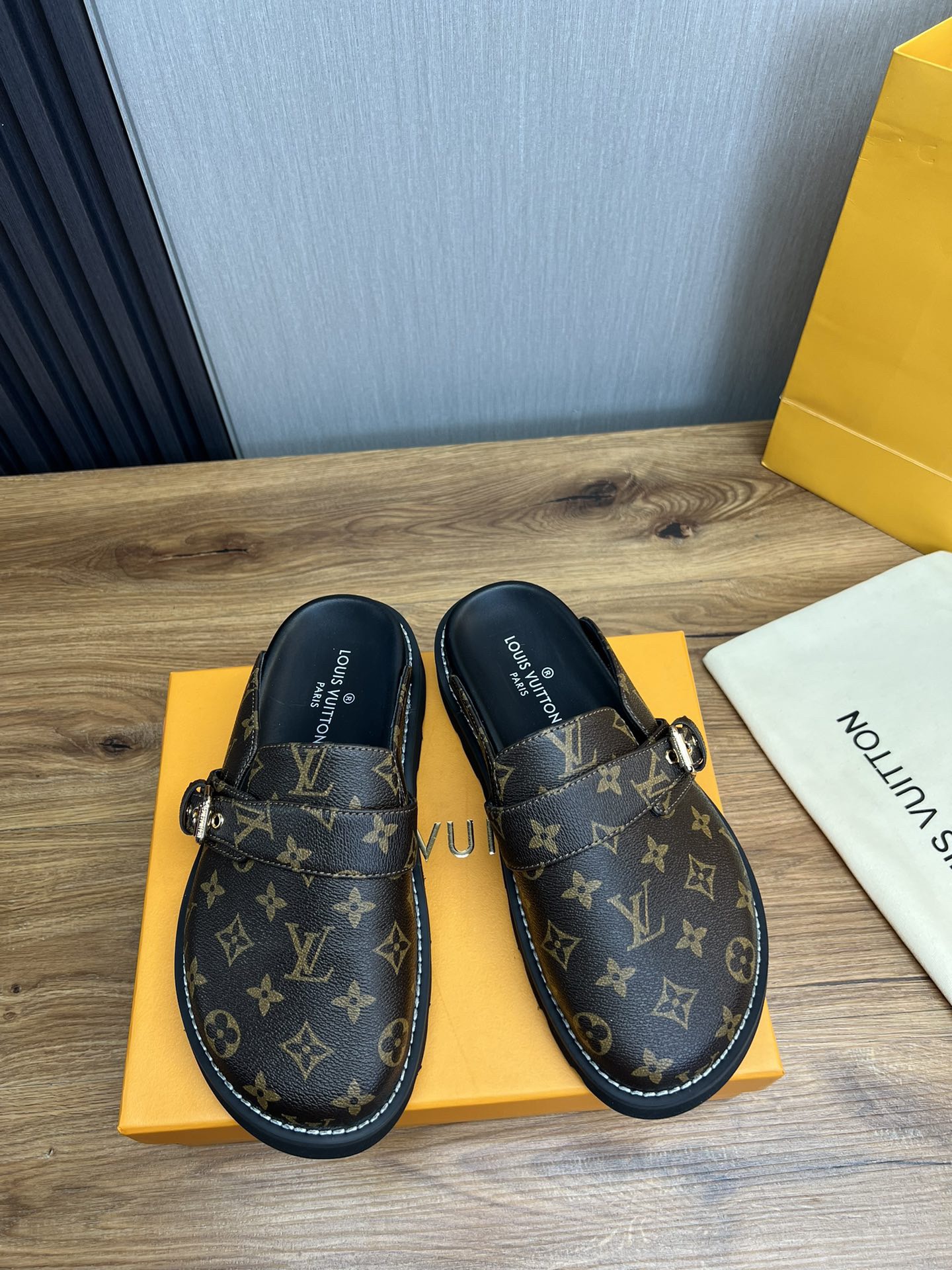 Louis Vuitton LV Cosy Flat Comfort Clog - KAIROO