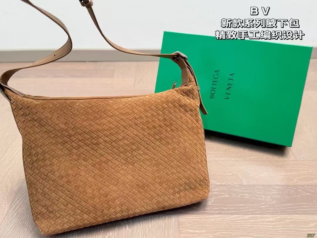 Bottega Veneta Intrecciato Hobo Bag - KAIROO