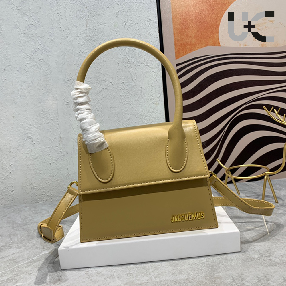 Jacquemus Le Chiquito Moyen Leather Bag - KAIROO