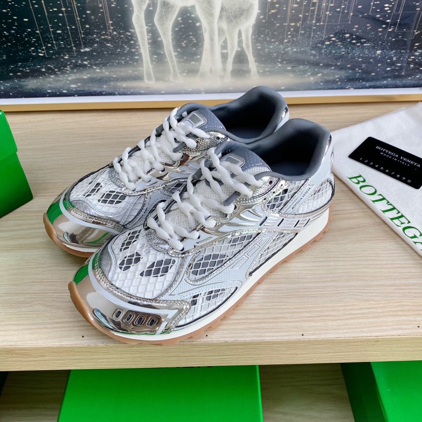 Bottega Veneta Orbit Sneakers - KAIROO