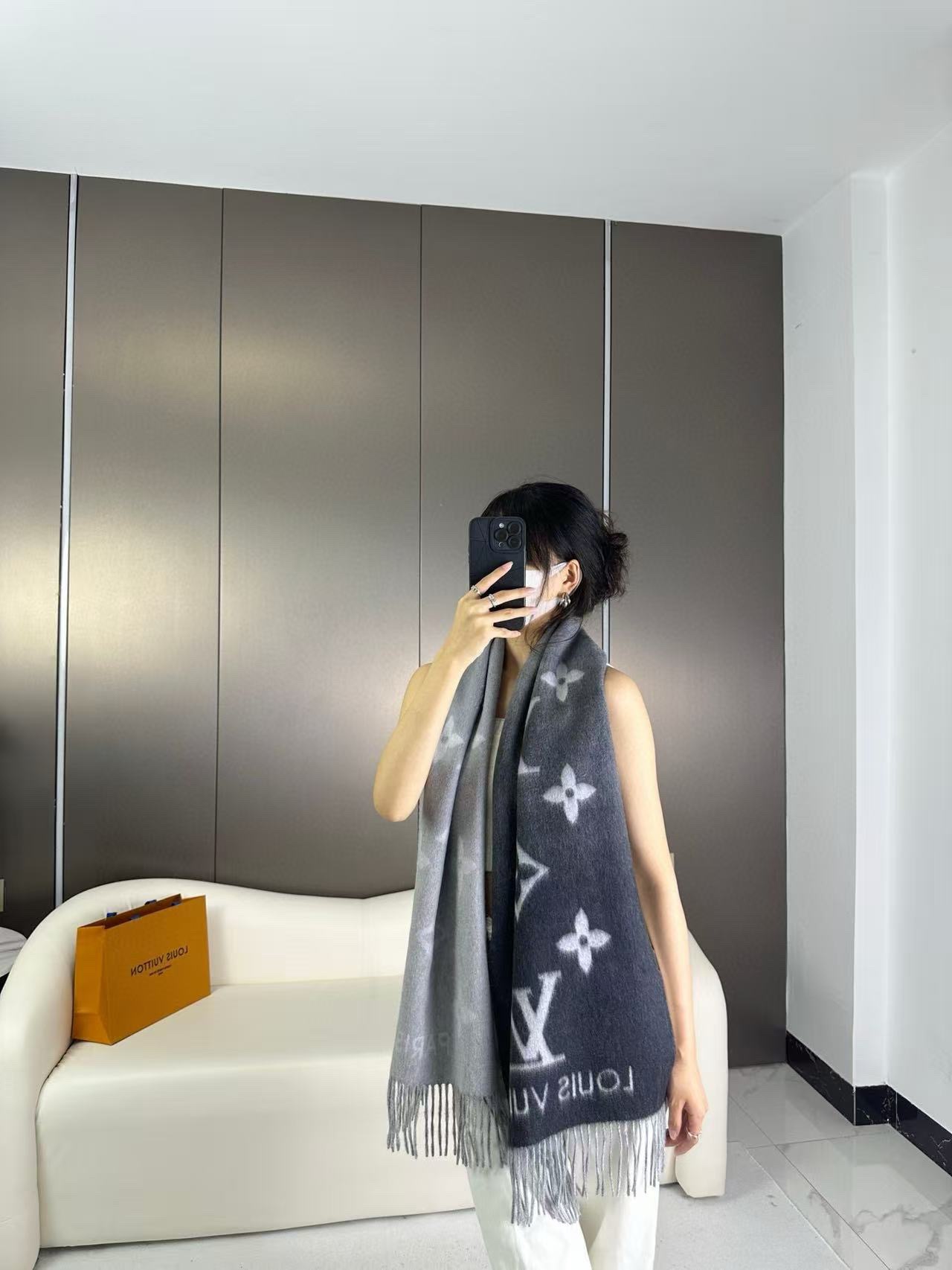 Louis Vuitton LV  Logomania Scarf - KAIROO