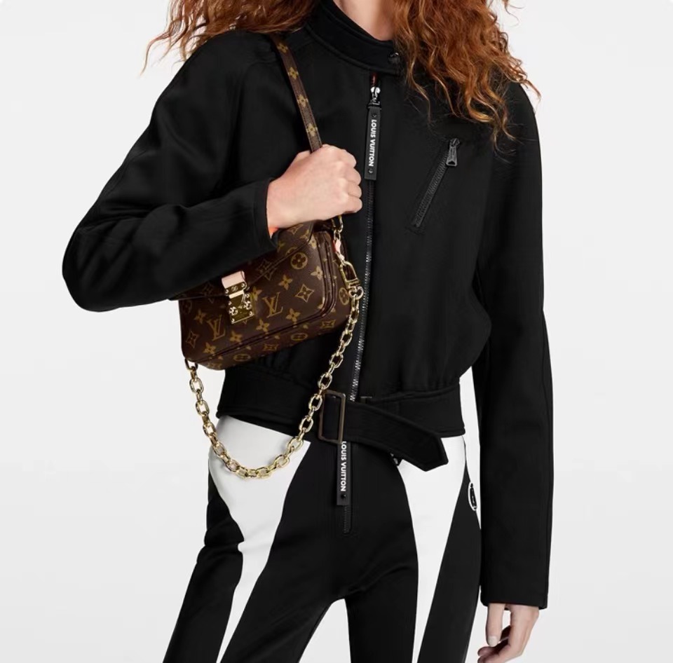 Louis Vuitton LV  Pochette Métis East West Bag - KAIROO