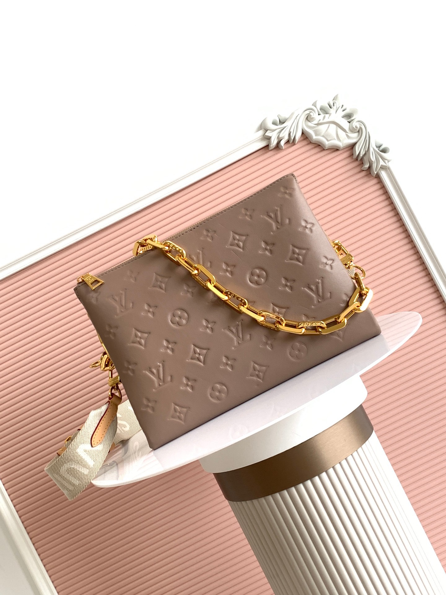 Louis Vuitton LV  Coussin PM Chain Bag - KAIROO