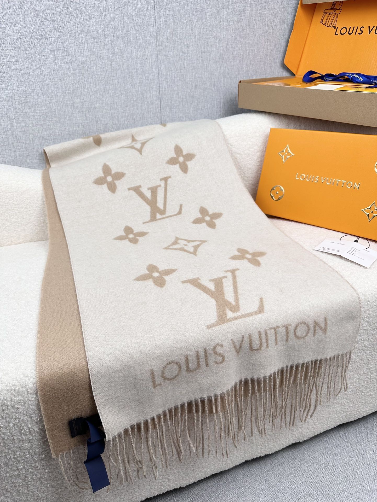 Louis Vuitton LV  Reykjavik Scarf - KAIROO