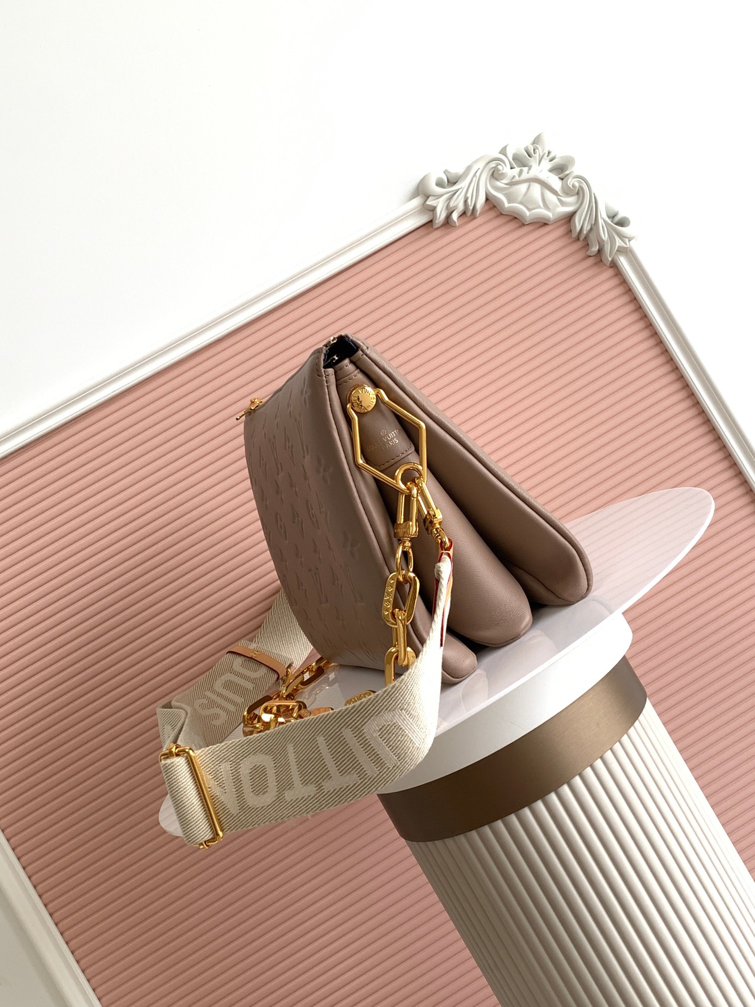 Louis Vuitton LV  Coussin PM Chain Bag - KAIROO