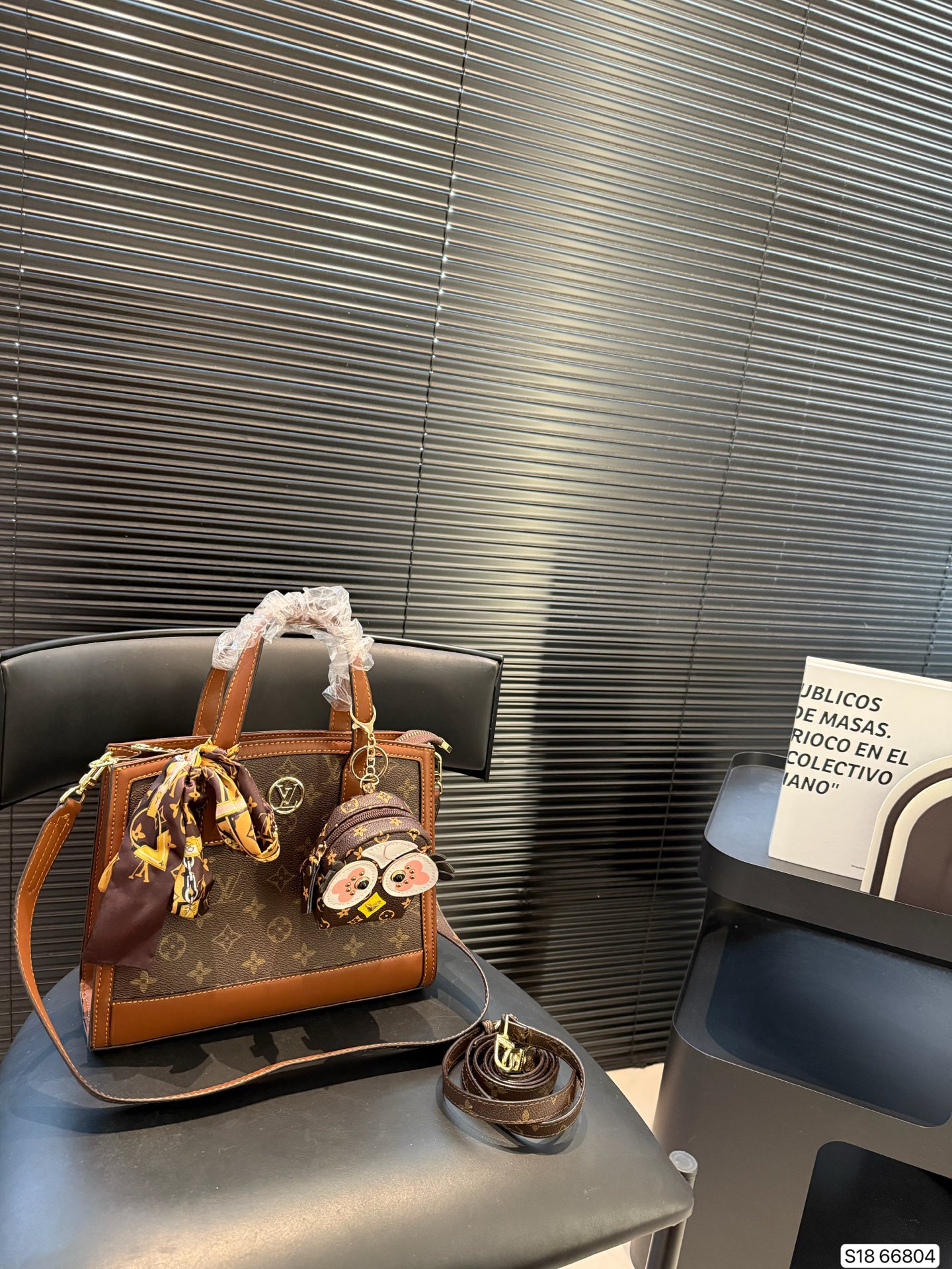 Louis Vuitton LV  OnTheGo PM - KAIROO