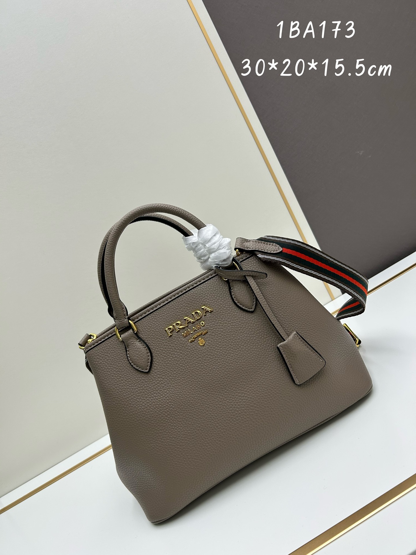 Prada Structured Daino Leather Convertible Top Handle Tote Bag - KAIROO