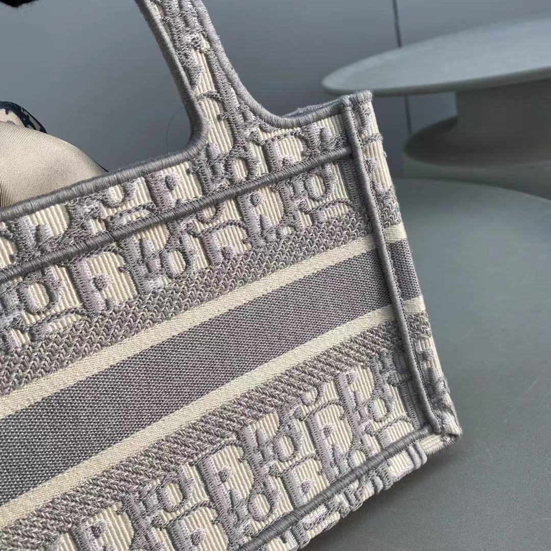 Dior Small Iconic Monogram Canvas Gray Oblique Embroidered Tote Bags/ 15A - KAIROO