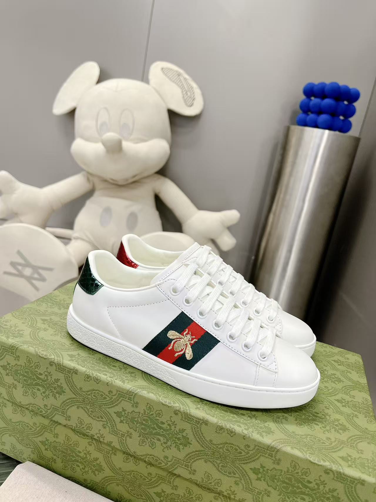 GUCCI Ace Sneakers Leather Bee and Web Stripe - KAIROO