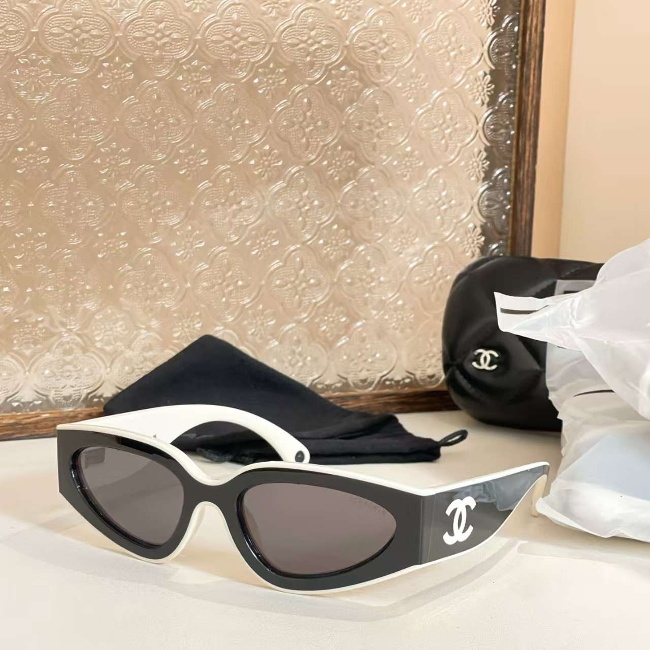 Chanel Black and White Acetate Butterfly Sunglasses  Top Quality - KAIROO