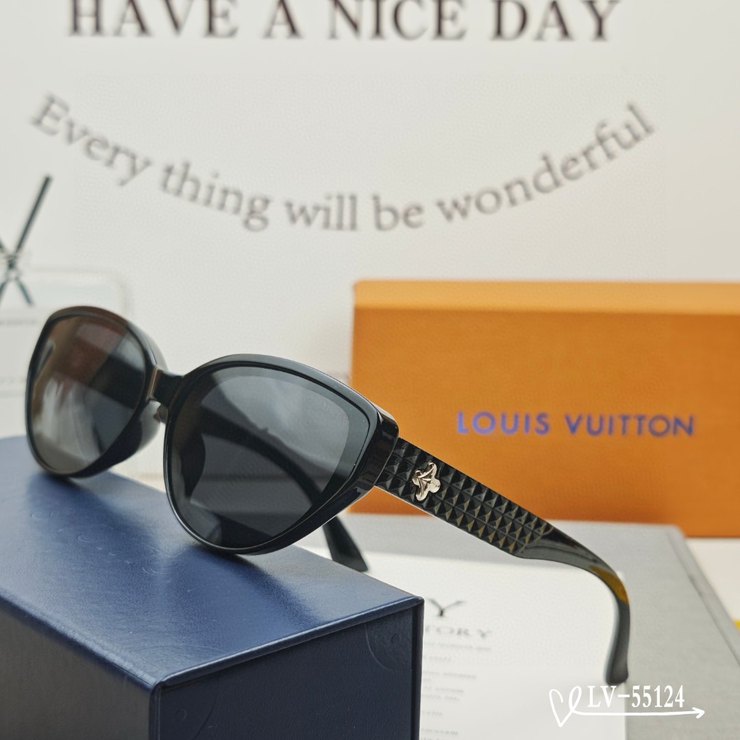 Louis Vuitton LV  Polaroid Resin Sunglasses - KAIROO