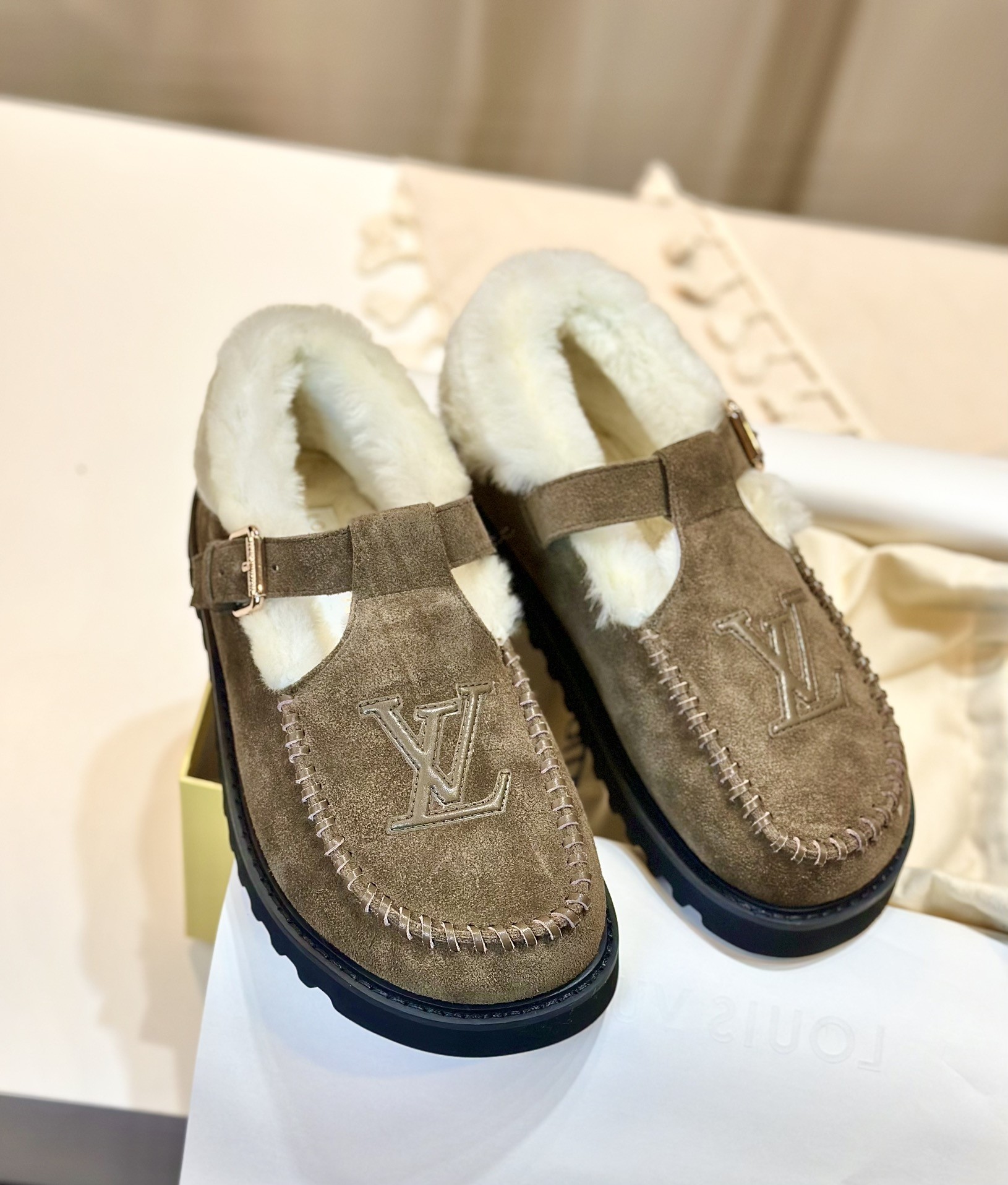 Louis Vuitton LV Cosy Shearling-Lined Suede Mules - KAIROO