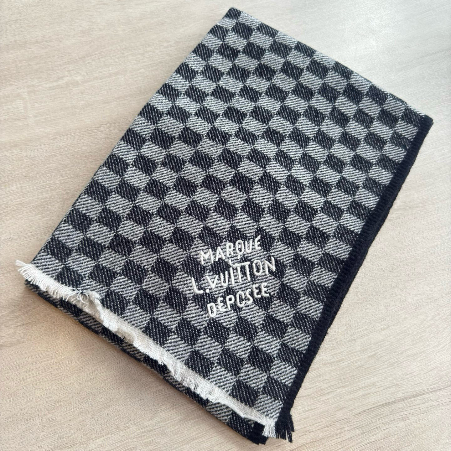 Louis Vuitton LV  Damier 3D Cashmere Scarf - KAIROO