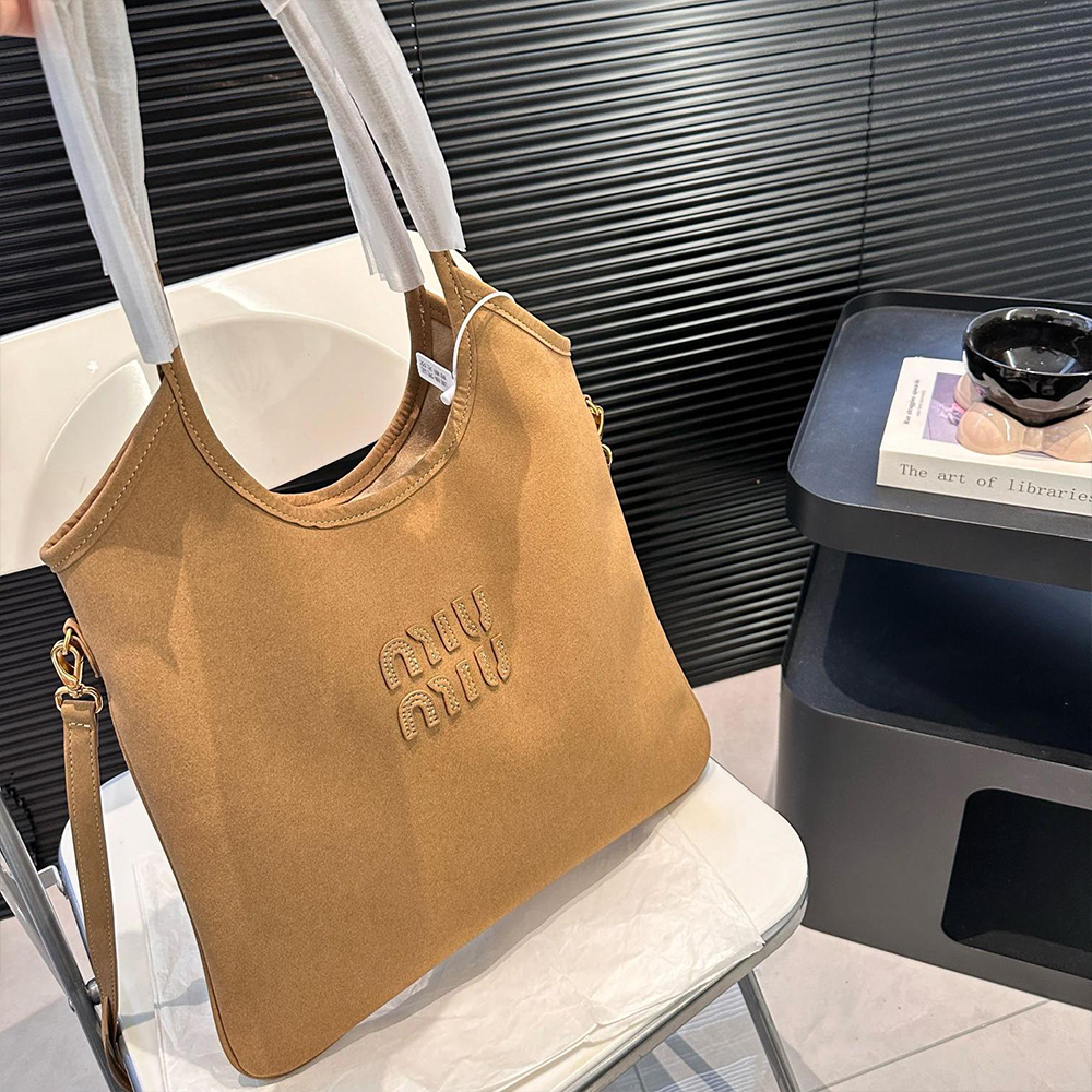 Miu Miu Slouchy-logo Suede Oversized Tote/Cannella - KAIROO
