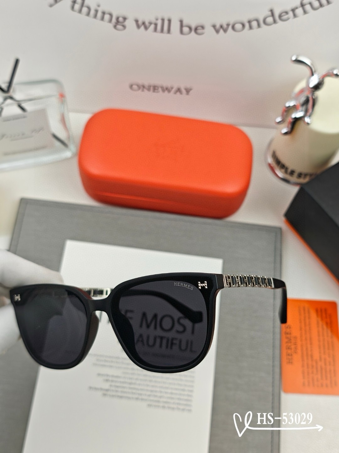 Hermes Chain Detail Square Polarized Sunglasses with Chain Detail - KAIROO