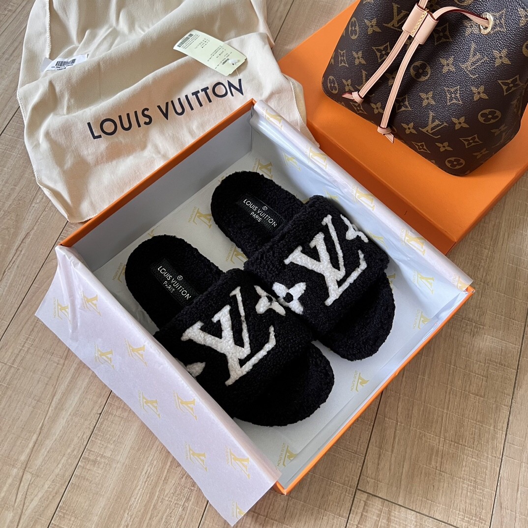 Louis Vuitton LV Jumbo Shearling Slide Sandals - KAIROO