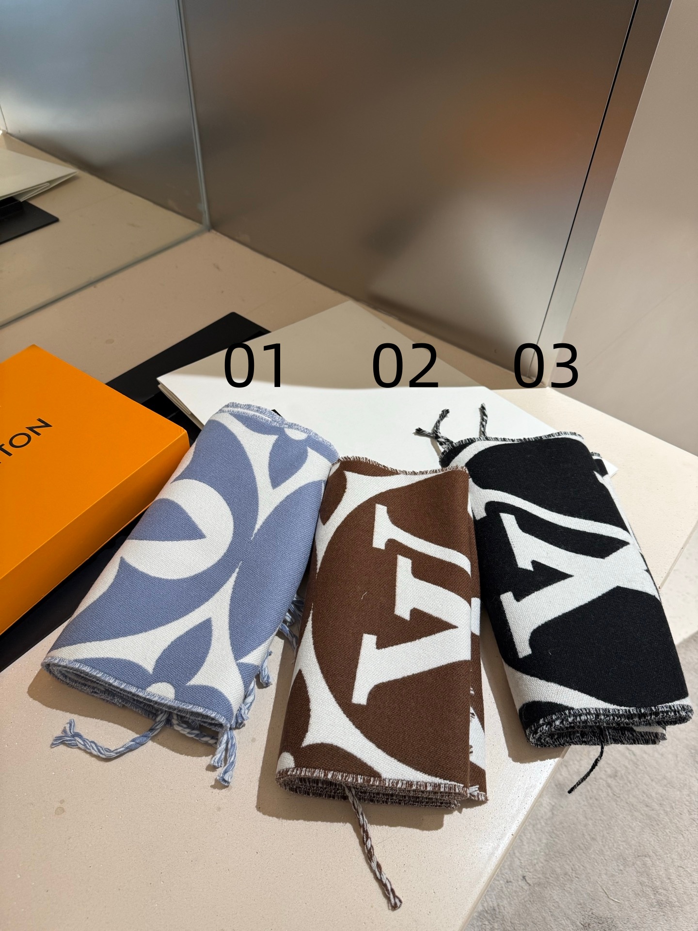 Louis Vuitton LV  Big Logo Black and White Two-Tone Scarf - KAIROO