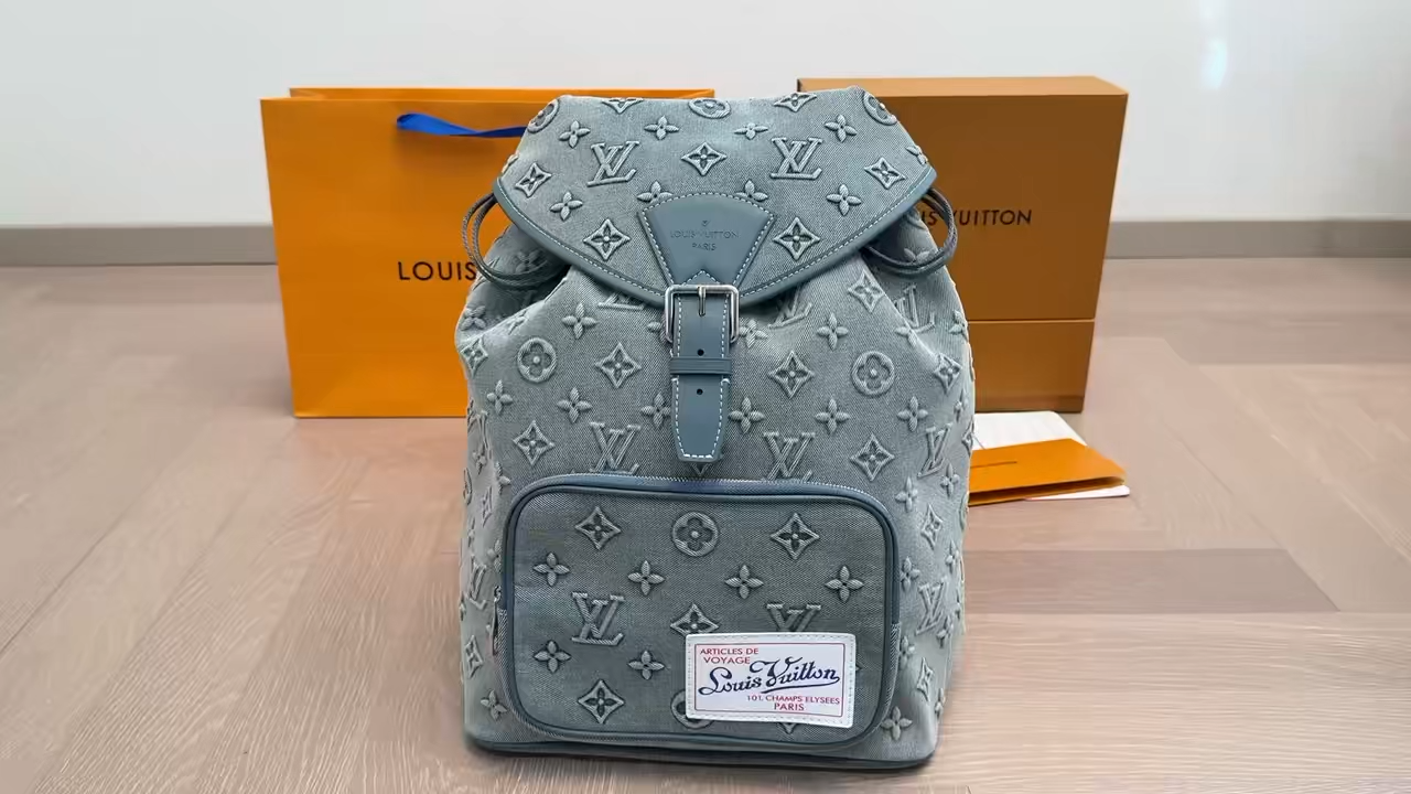 Louis Vuitton LV  Blue Denim Montsouris Bag - KAIROO