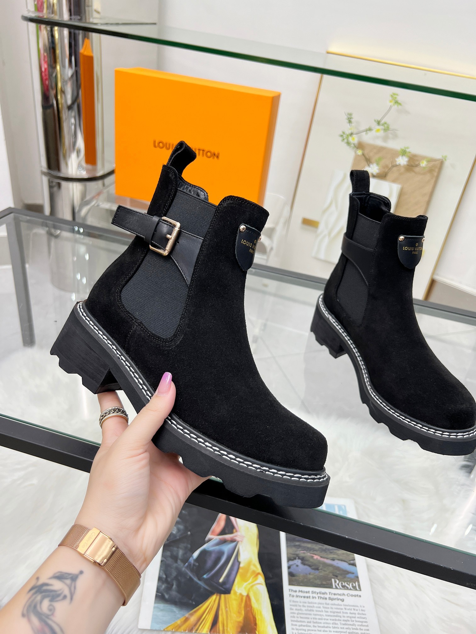 Louis Vuitton LV  Star Trail Chelsea Ankle Boots - KAIROO