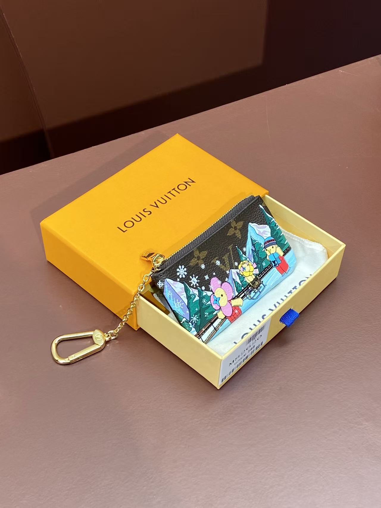 Louis Vuitton LV  Key Pouch (Vivienne Holiday 2023 Edition) - KAIROO